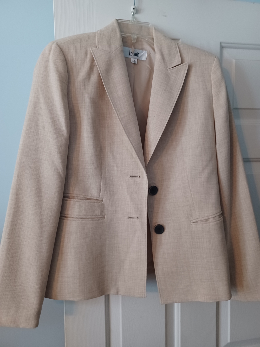 Le Suit Light Cream Two-Button Women's Blazer